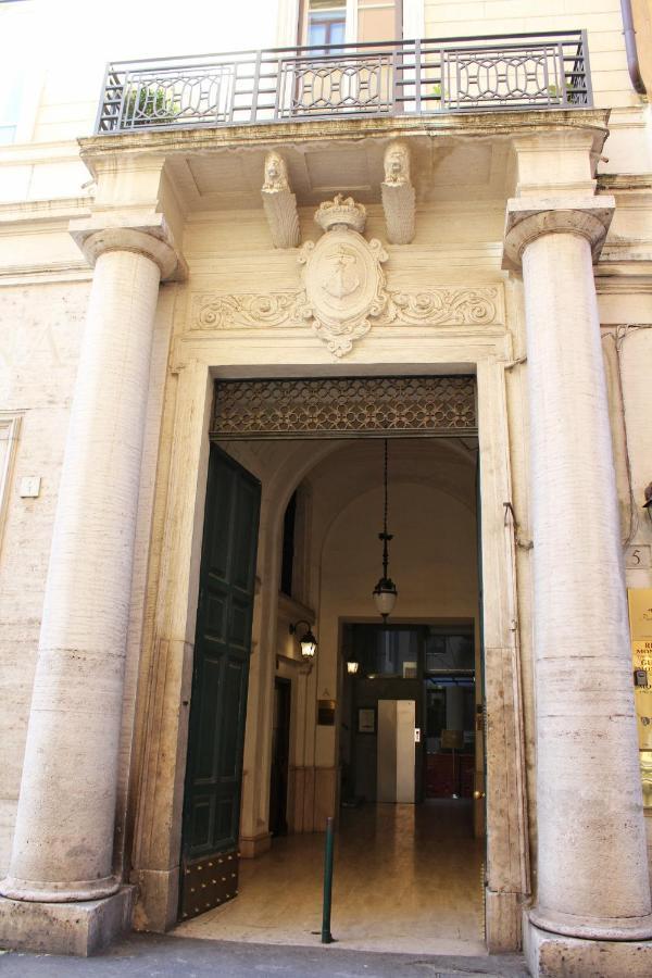 Отель Antica Residenza Del Corso Рим Экстерьер фото