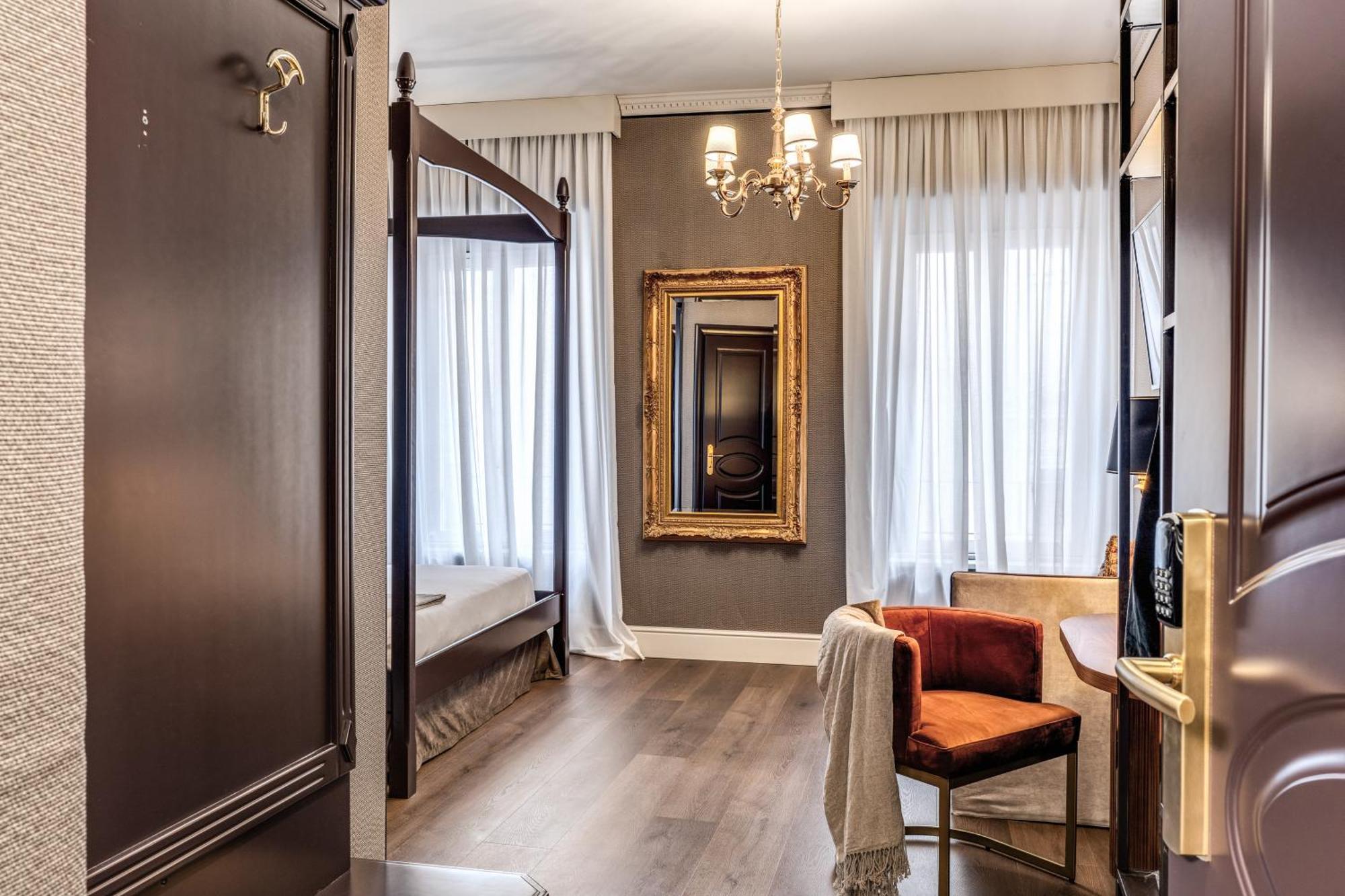 Отель Antica Residenza Del Corso Рим Экстерьер фото