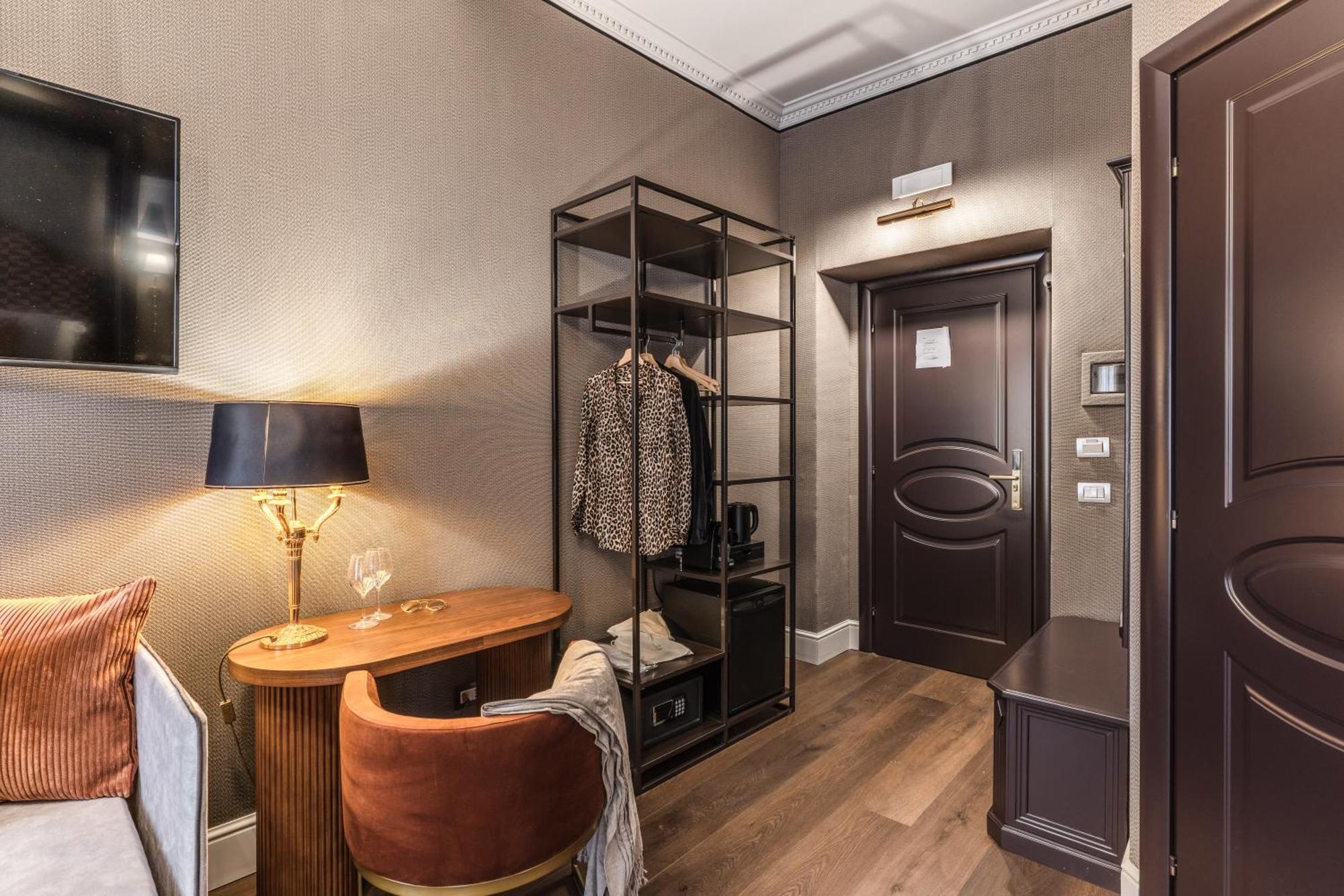 Отель Antica Residenza Del Corso Рим Экстерьер фото