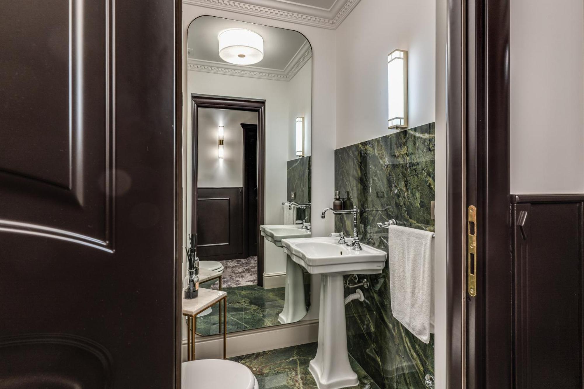 Отель Antica Residenza Del Corso Рим Экстерьер фото