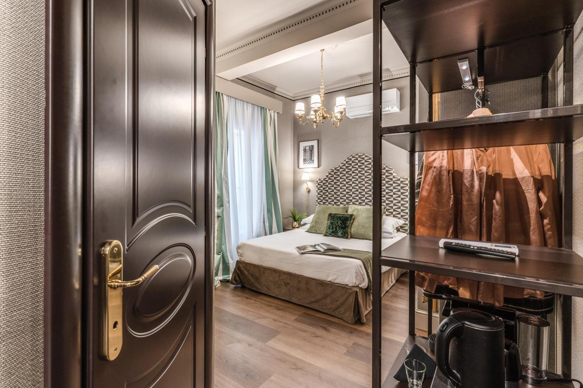 Отель Antica Residenza Del Corso Рим Экстерьер фото