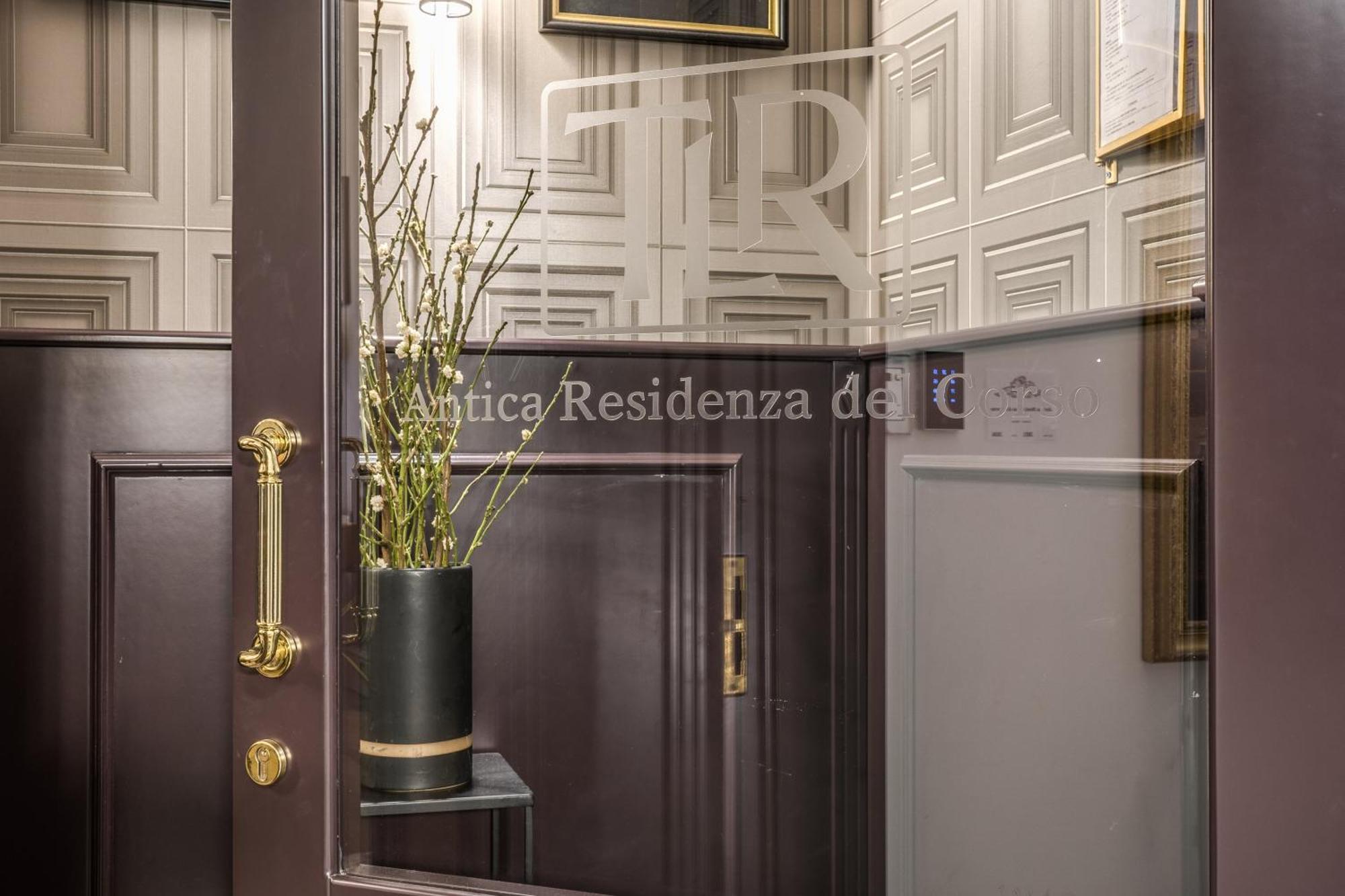 Отель Antica Residenza Del Corso Рим Экстерьер фото