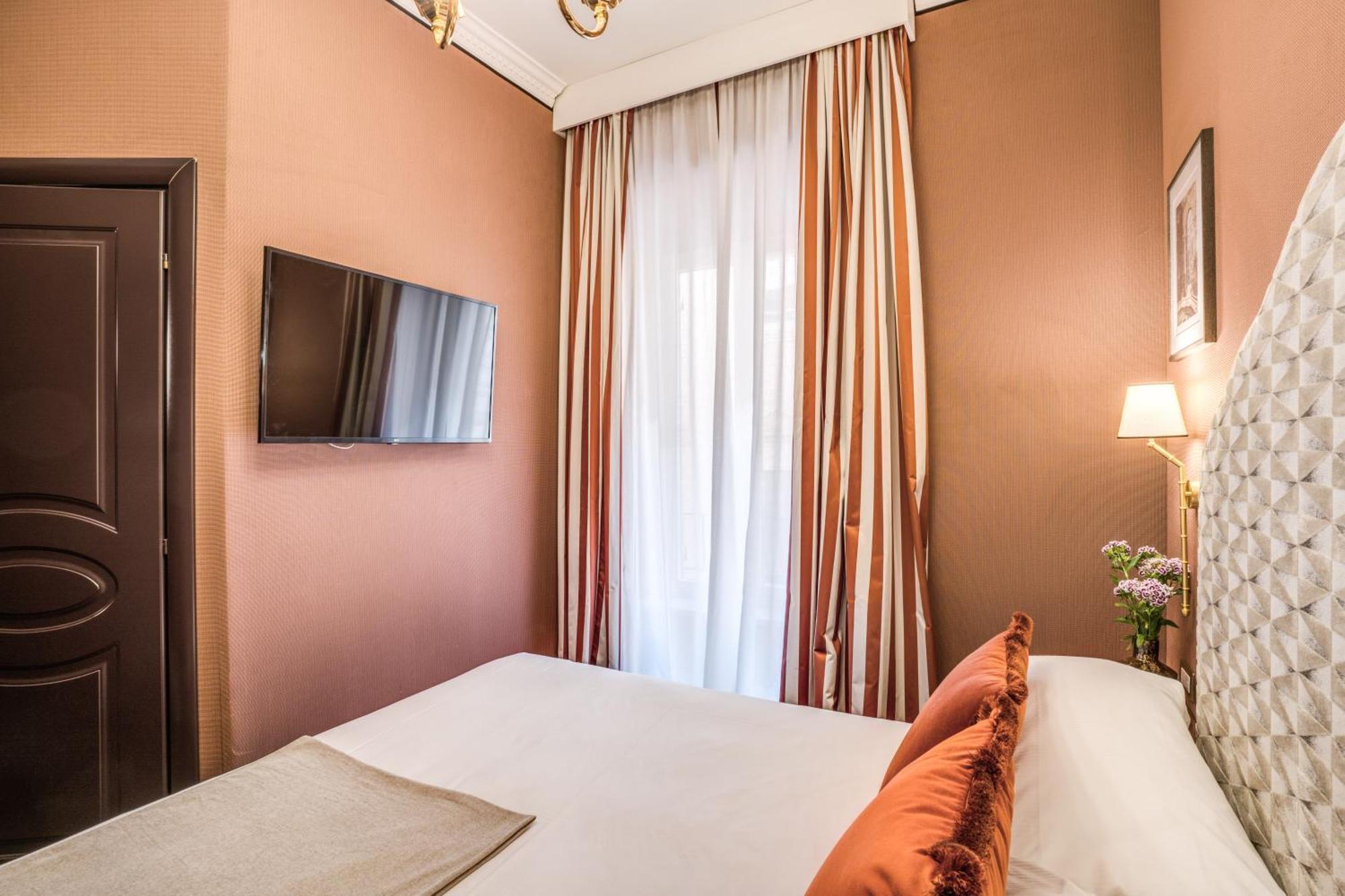 Отель Antica Residenza Del Corso Рим Экстерьер фото