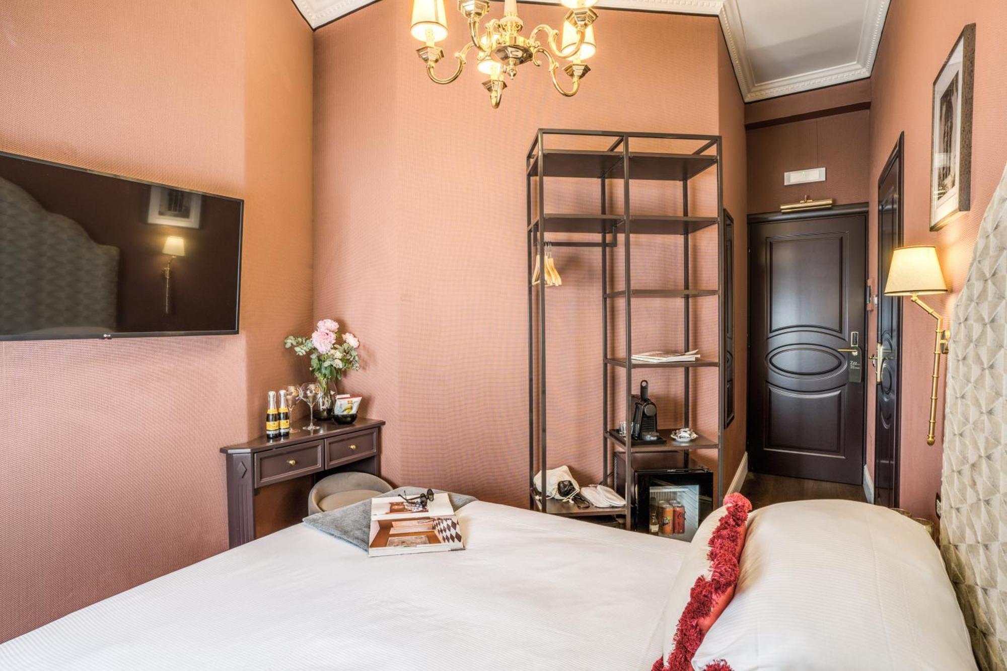 Отель Antica Residenza Del Corso Рим Экстерьер фото