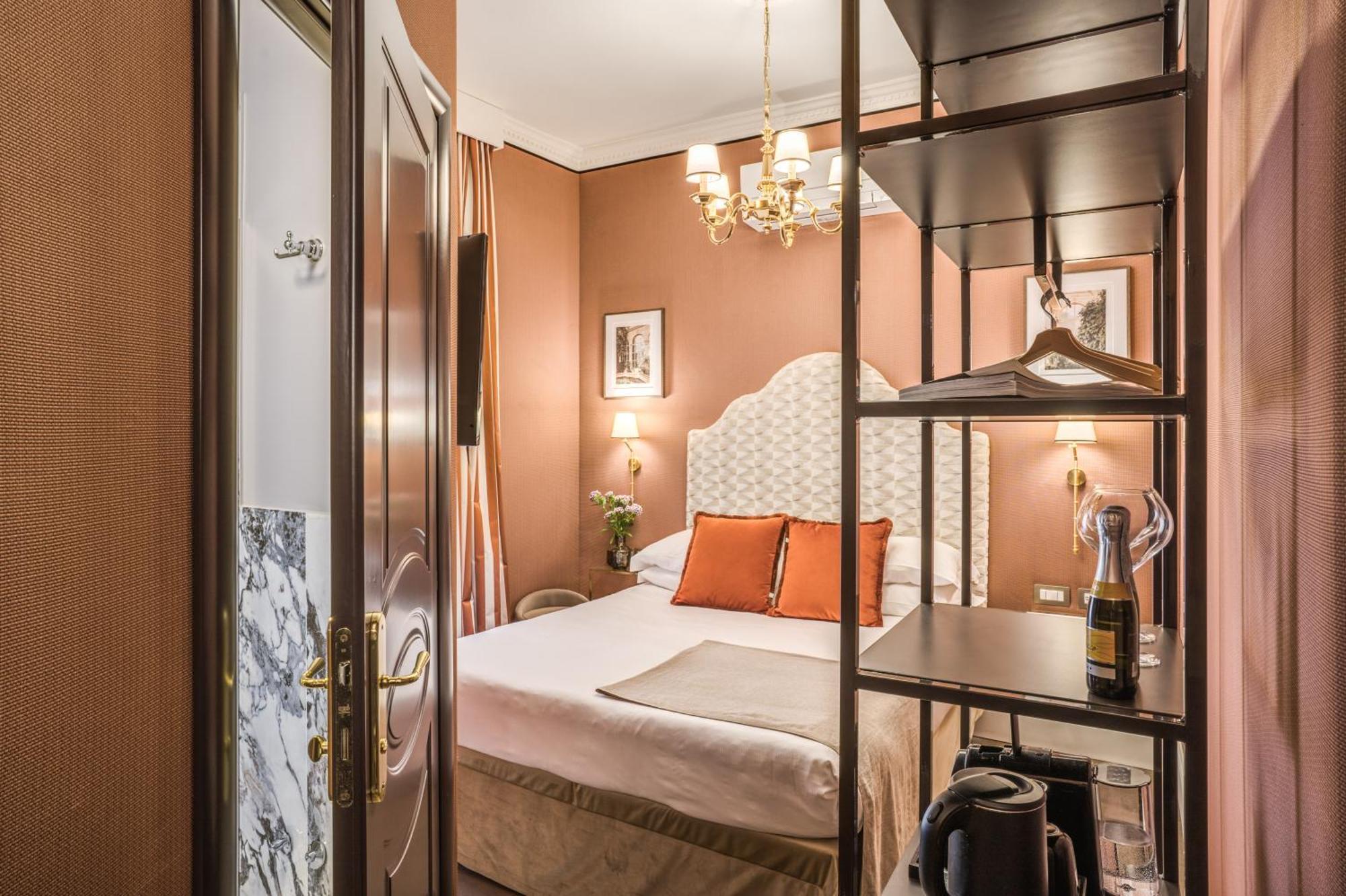 Отель Antica Residenza Del Corso Рим Экстерьер фото